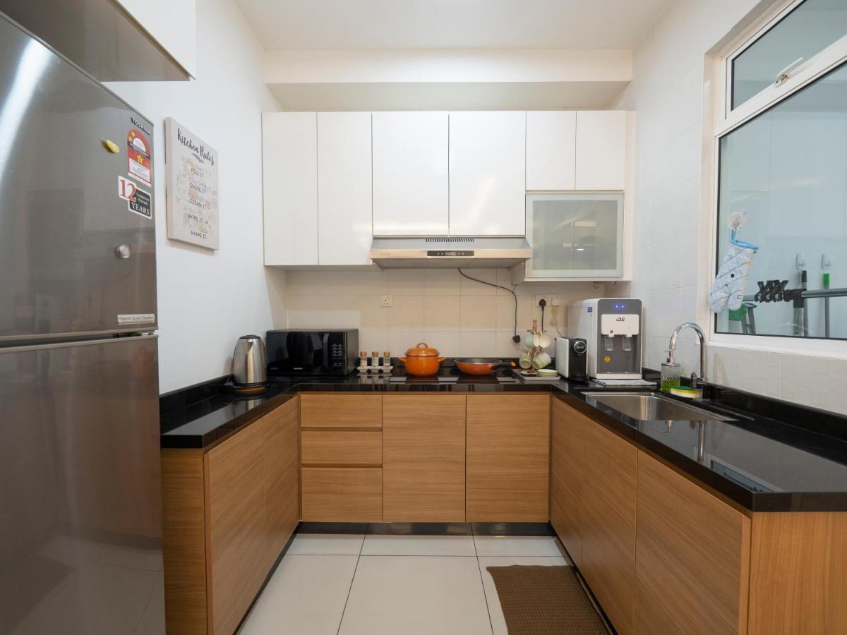 Seaview Condo Near Rf Mall, Food Court & Free Netflix Johor Bahru Exteriör bild