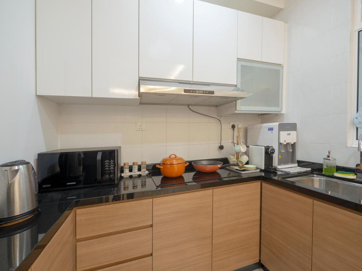 Seaview Condo Near Rf Mall, Food Court & Free Netflix Johor Bahru Exteriör bild