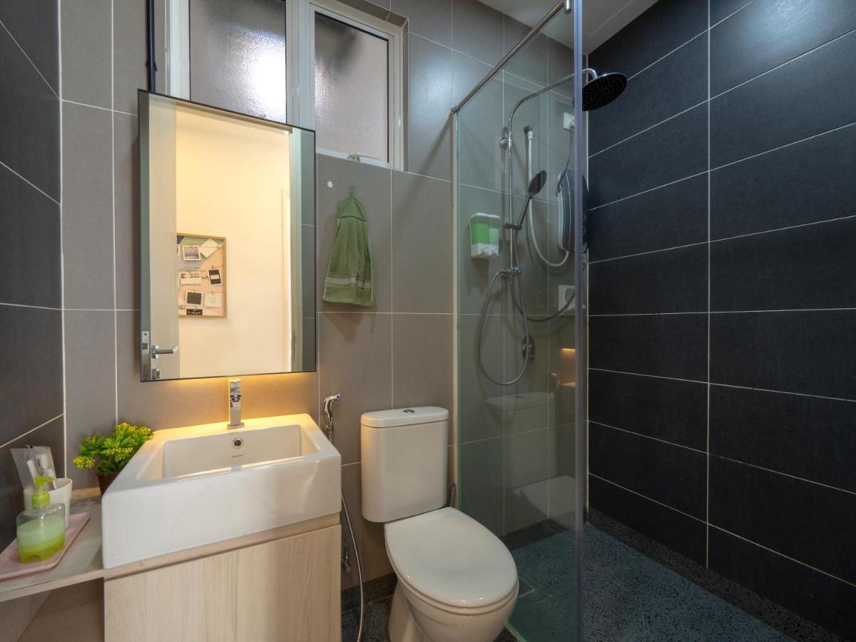 Seaview Condo Near Rf Mall, Food Court & Free Netflix Johor Bahru Exteriör bild